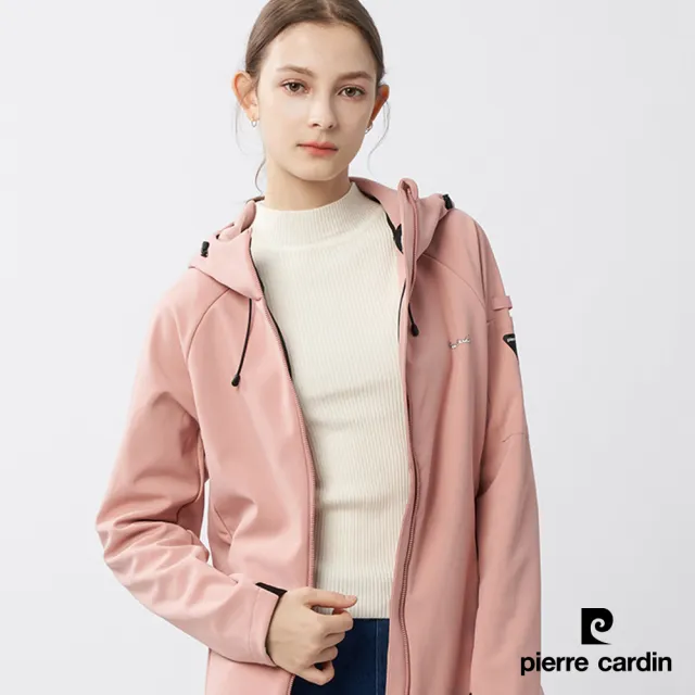 【pierre cardin 皮爾卡登】網路獨家 女款 防風防潑水彈性機能素色軟殼衣外套-粉色(8235793-62)