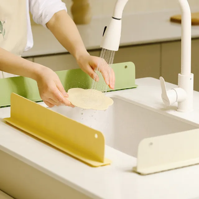 【Dagebeno荷生活】矽膠材質吸盤式好拆好洗擋水板 廚房流理台水槽防濺水板(2入)