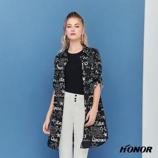 【HONOR 山形屋】塗鴉風手寫英文字排釦長襯衫(MOMO獨家限定)