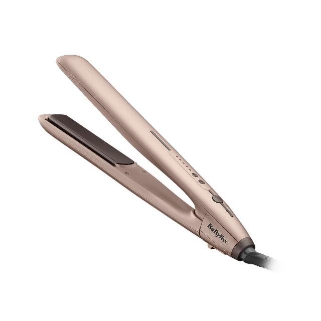  Babyliss 2573BW 直髮器採用有線110V設計，搭配一般插頭式使用，電鍍塗層材質確保耐用與保護髮質。適合所有髮質，打造直順柔亮風格，尺寸靈活適用各種需求，提供2年保固，讓您安心享受專業級造型效果。 