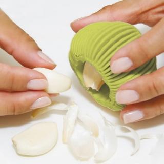 【IBILI】Clasica蒜型去皮剝蒜器 綠 / 蒜頭去皮器 剝蒜神器