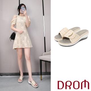 【DROM】厚底拖鞋 坡跟拖鞋/典雅刻花縷空金屬飾條坡跟厚底拖鞋(杏)