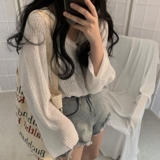 【D.studio】韓版夏季慵懶寬鬆V領薄款透視針織上衣(防曬上衣 女裝 衣服 寬鬆上衣 素色 長袖t恤 W193)