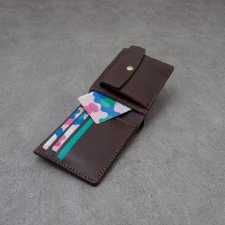 【Be Two】母親節禮物 短夾 深咖皮夾 全真皮卡層(設計師手縫 臺灣設計製造)