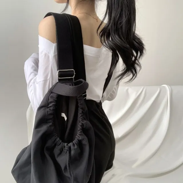 【D.studio】韓版休閒百搭收腰寬鬆背帶短褲(長袖上衣 女裝 衣服 寬鬆上衣 冬裝 長袖t恤 素T S140)