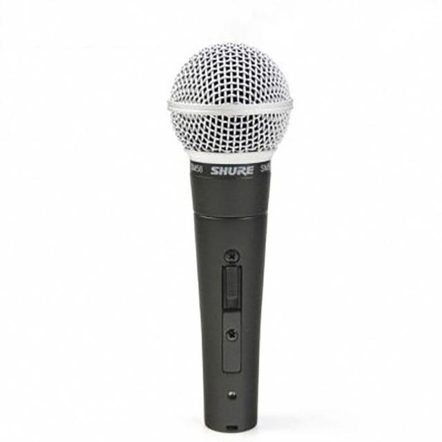  SHURE SM58S 是經典手提式動圈麥克風，採用有線設計，適閤家庭K歌、家用音響、會議及戶外活動使用。黑色系外觀，重量僅298g，便於攜帶。產品產地中國，享1年保固，專業級音質表現，讓您的聲音清晰傳遞。無額外配件，專為專業與娛樂需求打造。 