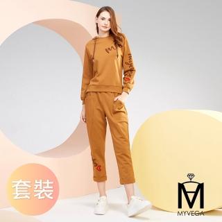 【MYVEGA 麥雪爾】MA高含棉彈力連帽抽繩休閒九分褲套裝-土黃(上下身分開販售)