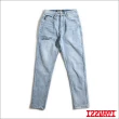 【IZZVATI】水洗色塊文字牛仔褲-藍(街頭時尚的雅痞單品)