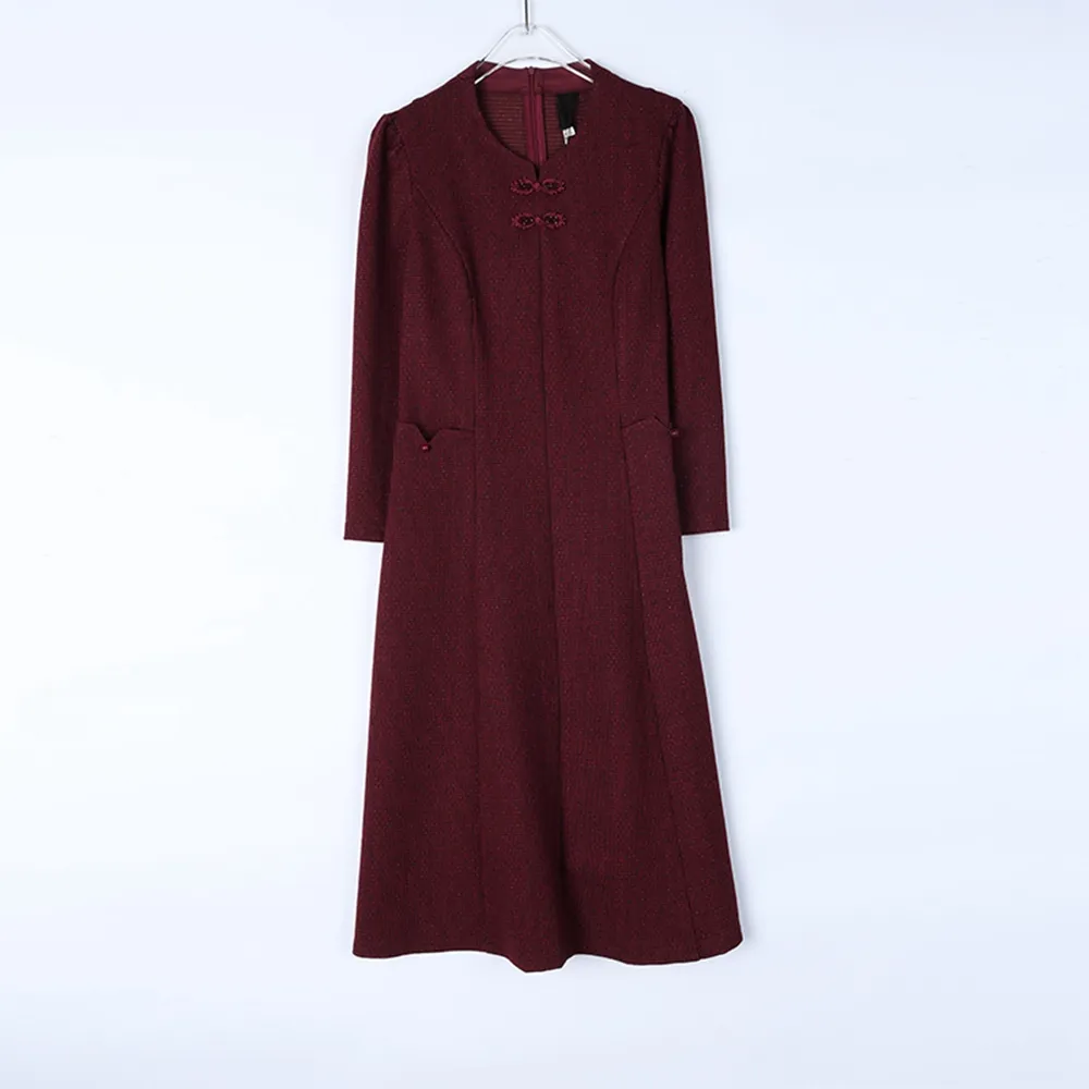 【REKO】玩美衣櫃復古盤扣紅黑氣質洋裝L-4XL