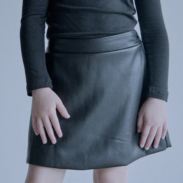 Roan Jane 質感黑色皮革褲裙(TM2309-450)