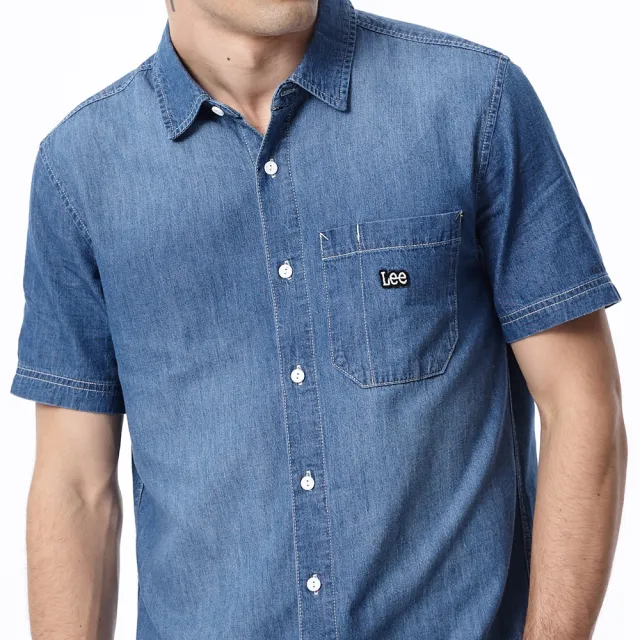 【Lee 官方旗艦】男裝 牛仔短袖襯衫 / 經典版型 中藍 標準版型(LL20015379P)
