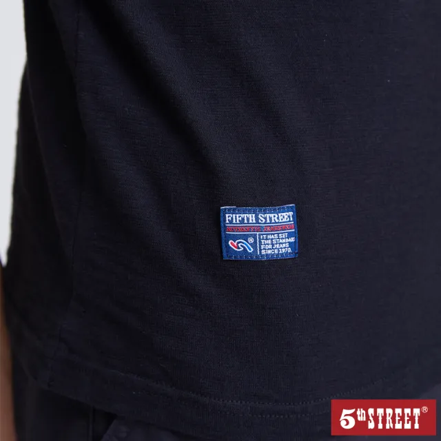 【5th STREET】男裝 短t 短袖 上衣 t恤 TEE logo 錯位 棉質 黑色(570849)