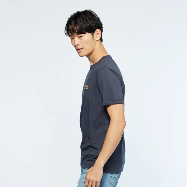 【JEEP】男裝  簡約小LOGO純棉百搭短袖T恤(灰藍)