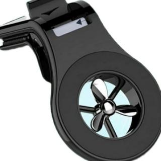 【Ainmax 艾買氏】L型 車用磁吸式 手機支架(附贈手機螢幕擦拭布)