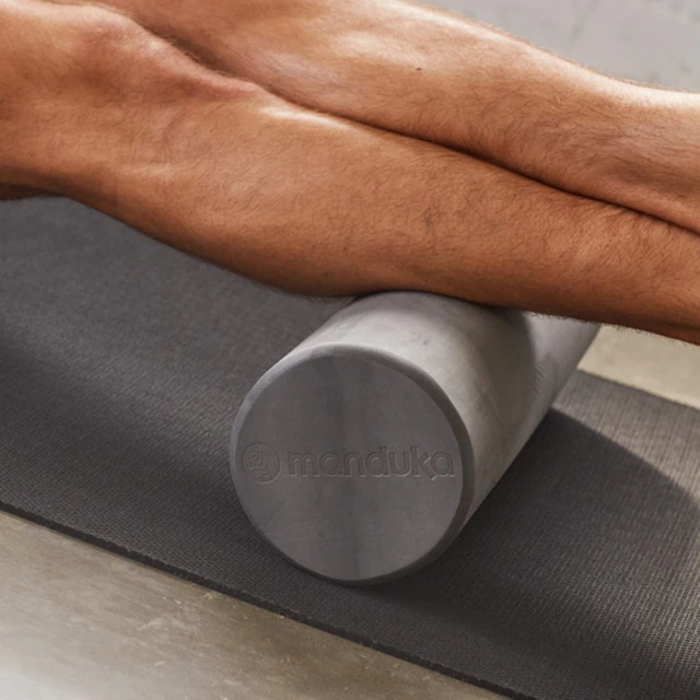 Manduka beLONG Foam Roller EVA瑜珈滾筒 50D - Thunder(瑜珈滾筒、運動滾筒)