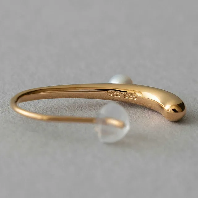 【ete】立體流暢珍珠線形耳環(金色)