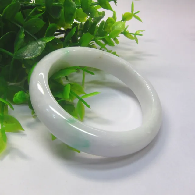 【小樂珠寶】翡翠手鐲玉鐲陽春白雪一抹綠天然A貨(手圍17.8號 內徑55.8mm V601)