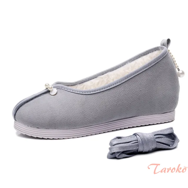 【Taroko】純色提花內裡加絨珍珠吊飾坡跟淑女鞋(3色可選)