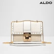 【ALDO】ALANDERIEL-民族風幾何鉚釘金屬扣環信封包/鎖鏈側肩包-女包(白色圖騰)