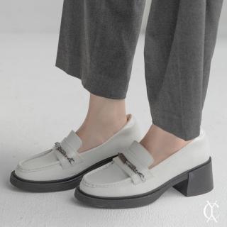 【Ann’S】ANNSTAR 依依聯名-巴黎學院全真牛皮可拆金屬牌厚底樂福鞋5.5cm(白)