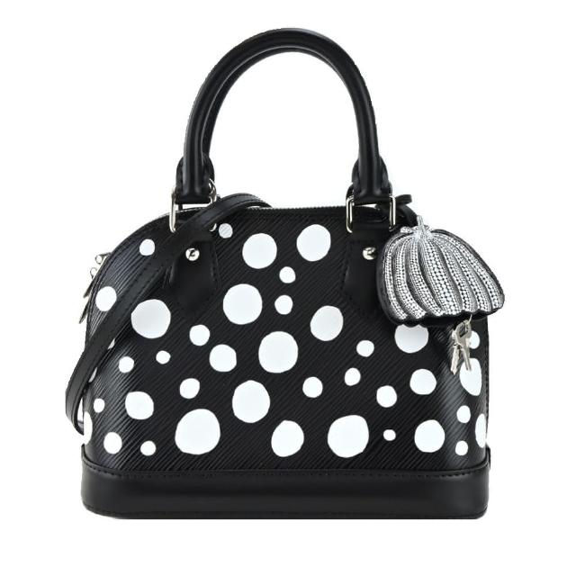 LV LOUIS VUITTON路易威登 M21699 x YK Alma Infinity Dots 圓點印花牛皮手提/肩背包 LV LOUIS VUITTON M21699 x YK Alma Infinity Dots 圓點印花牛皮手提/肩揹包,結合經典路易威登設計與YK Alma系列的獨特風格,以精緻圓點印花點綴奢華皮革,展現時尚與優雅並存的時尚感。此款揹包採用高品質牛皮製成,質感細膩,適合日常出勤與休閒場合,輕便實用且具收藏價值。