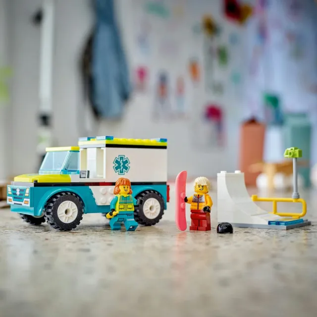 LEGO 樂高】城市系列60403 緊急救護車和單板滑雪者(玩具車交通工具 