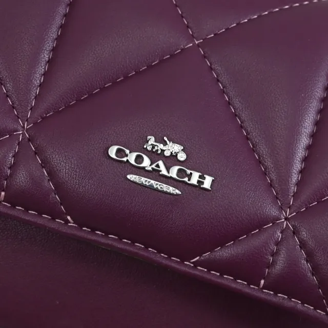 【COACH】經典LOGO絎縫格紋皮革肩斜三用翻蓋鍊包(酒紅)