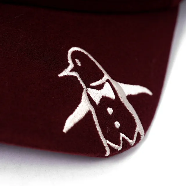【Munsingwear】企鵝牌 女款深紅色可調節時尚立體LOGO毛巾刺繡球帽 MLSL0103