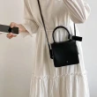 【LEESA】皮革小眾設計\醫生包\女生包包\肩背包\斜背包\女生手提包\韓國包包\方包\黑色包包\黃色包包