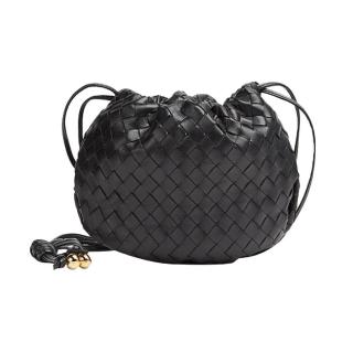 【BOTTEGA VENETA 寶緹嘉】651905經典編織小羊皮The Mini Bulb系列迷你束繩斜背手提包(黑色)