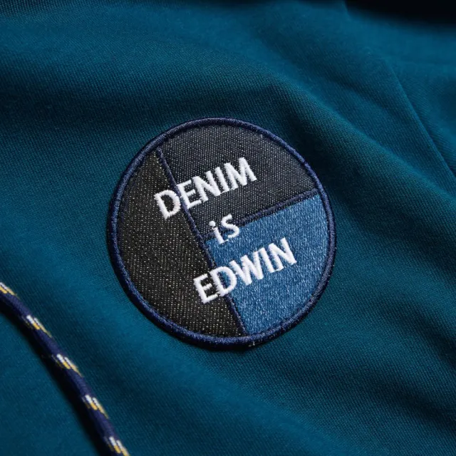 【EDWIN】男裝 再生系列 圓徽章圖騰連帽長袖T恤(苔綠色)
