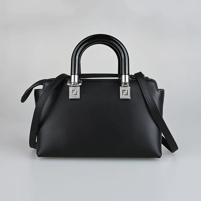 【FENDI 芬迪】By The Way燙印LOGO皮革迷你手提斜背波士頓包(黑x白)