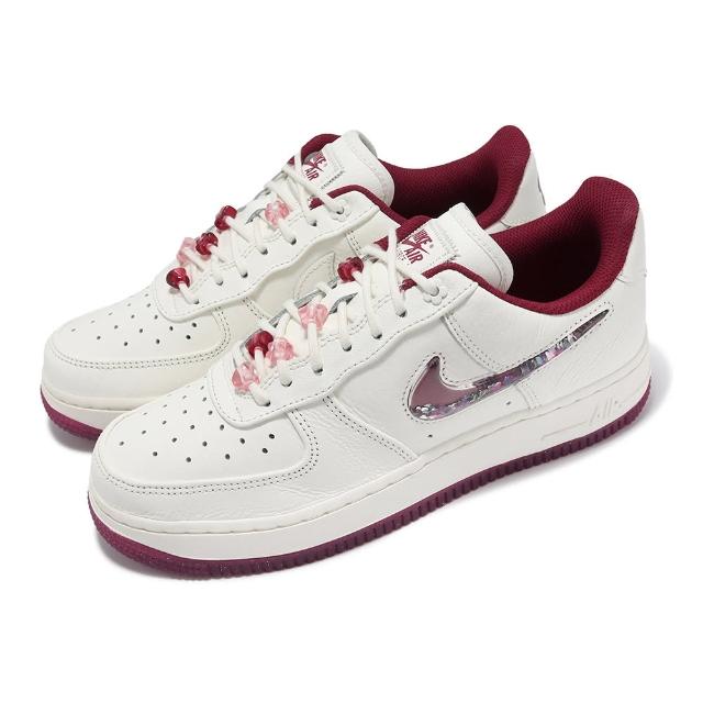 【NIKE 耐吉】Wmns Air Force 1 07 SE PRM 女鞋 情人節 吊飾 米白 莓紅 AF1(FZ5068-161)