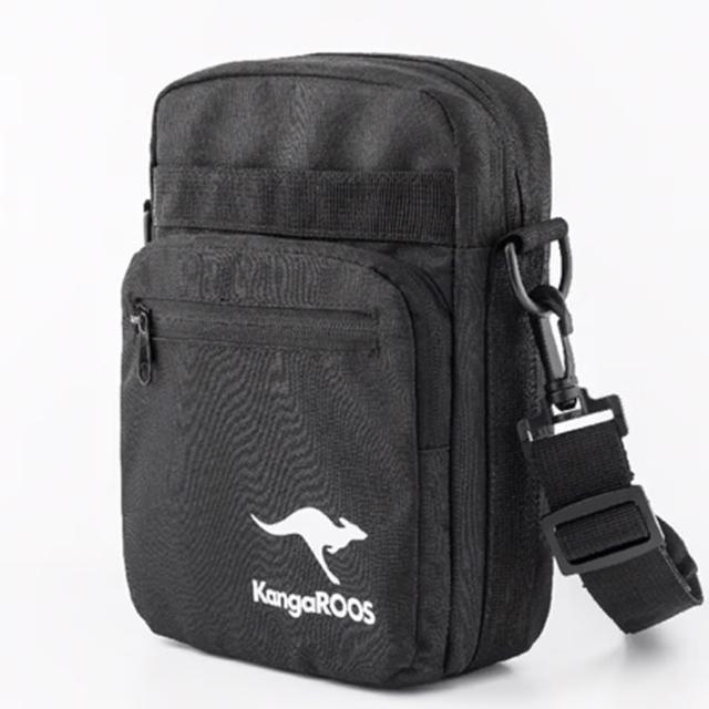 【KangaROOS】美國袋鼠鞋 中性 多功能側背包 黑(KA23760)