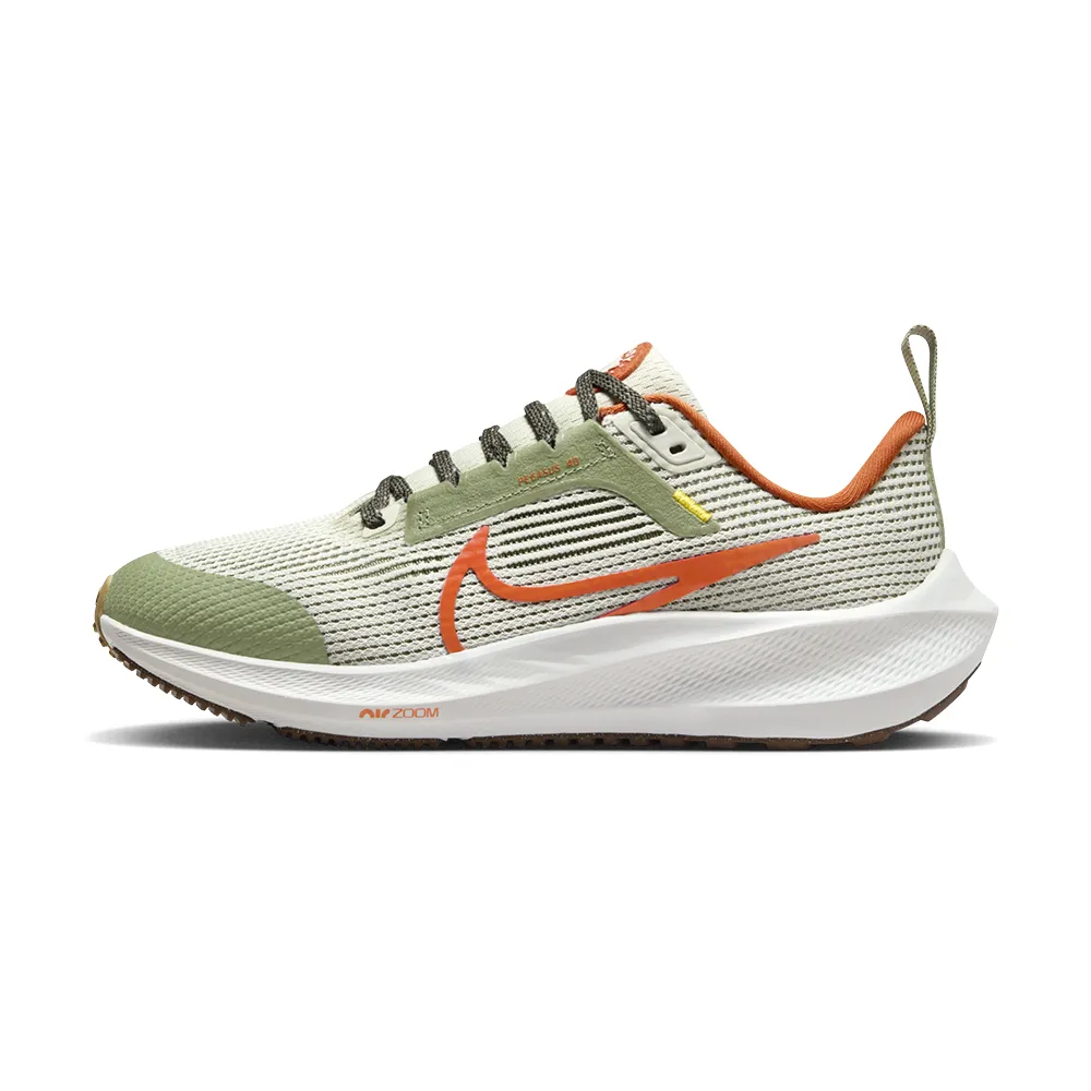 【NIKE 耐吉】Air Zoom Pegasus 40 GS 女鞋 大童 橄欖綠橘色 慢跑 訓練 慢跑鞋 FV3645-381