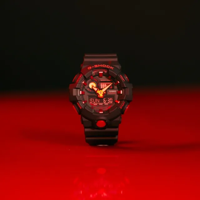 【CASIO 卡西歐】G-SHOCK 經典雙色 酷黑焰紅 大錶徑 雙顯系列_53.4mm(GA-700BNR-1A)