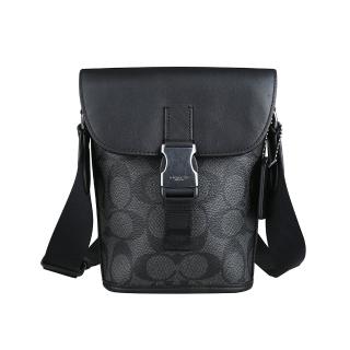 【COACH】Track印花LOGO塗層帆布皮革翻蓋斜揹包(黑)