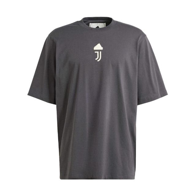 【adidas 愛迪達】JUVE LS OS TEE 男 短袖上衣 T恤 尤文圖斯 運動 足球 休閒 寬鬆 深灰(IT9688)