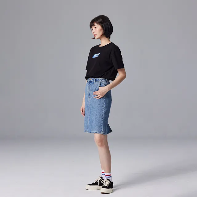 【Lee】女裝 牛仔短裙 / 後開衩 中藍洗水(LL220163AUT)