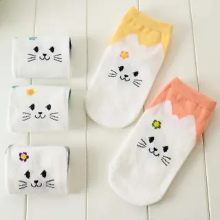 【收納女王】白底小花貓女短襪(學生襪 襪子 棉襪)