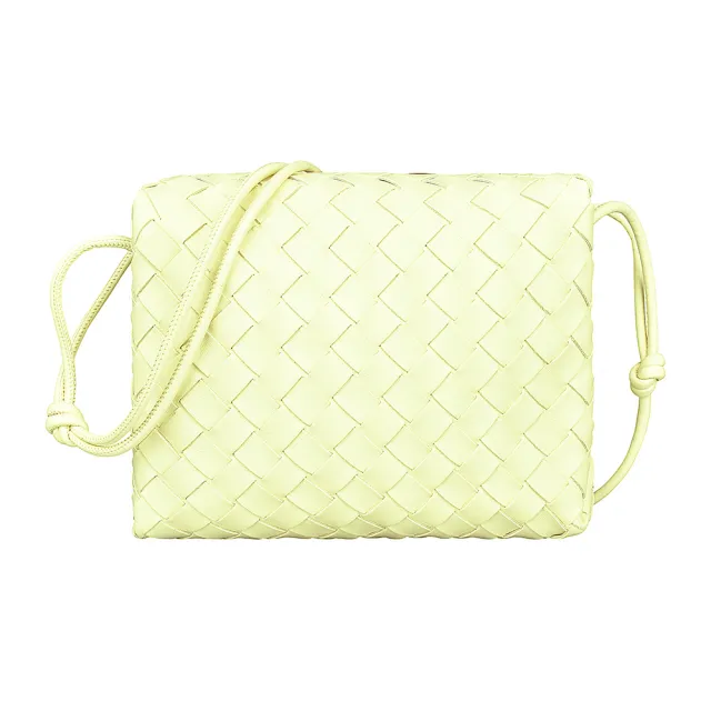 【BOTTEGA VENETA 寶緹嘉】BV BOTTEGA VENETA內裡壓印LOGO菱格編織造型羊皮拉鍊斜背包(小/淺黃)