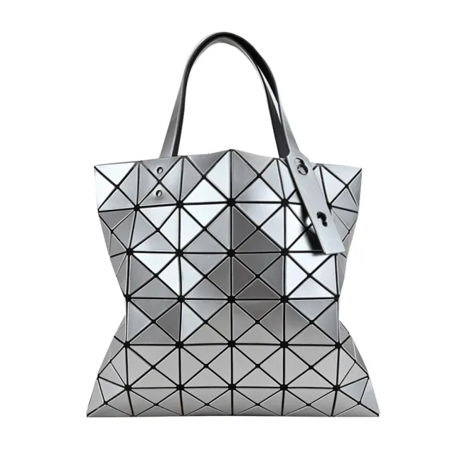 【ISSEY MIYAKE 三宅一生】BAOBAO 6x6透光亮面手提包(任選)