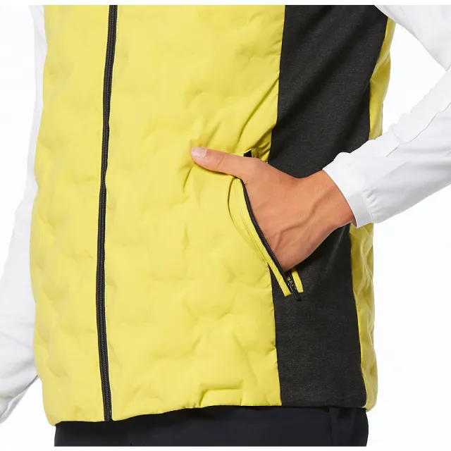 【Lynx Golf】男款保暖防風防潑水羽絨壓紋剪裁配布設計立體印LOGO造型拉鍊口袋無袖背心(三色)