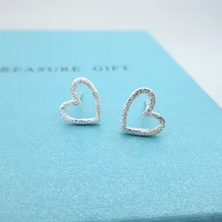 【海洋盒子】甜美迷人鏤空愛心砂銀925純銀耳環(貼耳耳環)