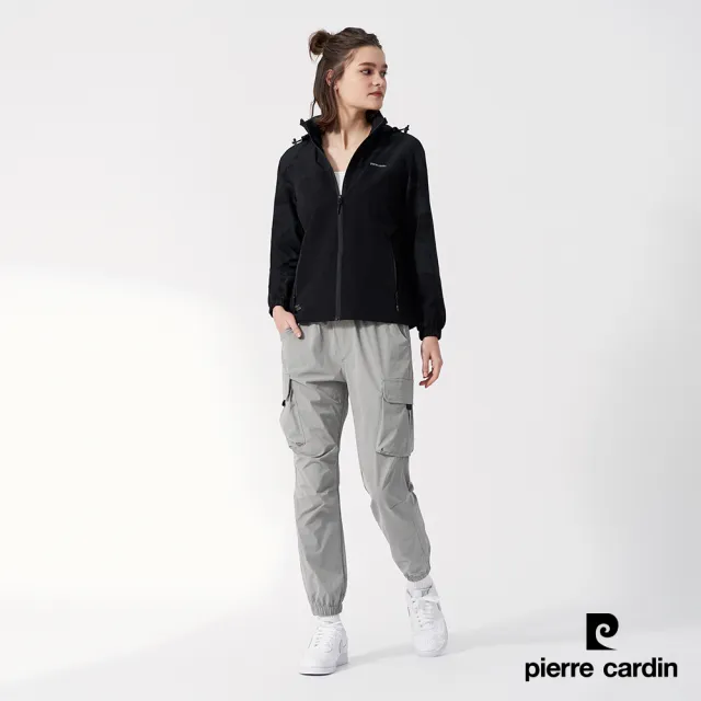 【pierre cardin 皮爾卡登】網路獨家 女款 剪接防曬防潑水透氣內網裡連帽外套-黑色(8247661-99)