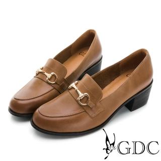 【GDC】英式優雅真皮馬鞍金屬釦圓頭舒適軟底中跟樂福鞋-咖色(321036-12)