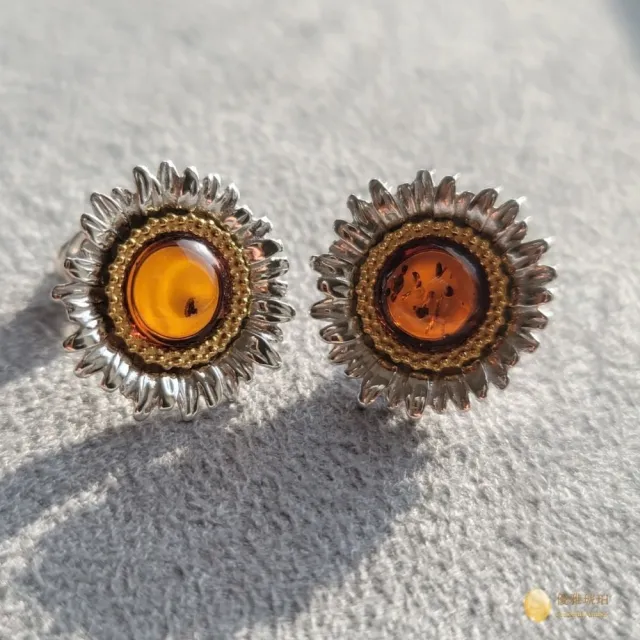 【優雅琥珀】干邑色琥珀 太陽花設計款耳環(波蘭設計製造 栩栩如生 925純銀鍍金)