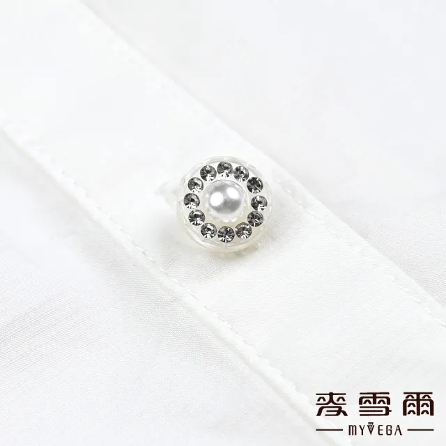【MYVEGA 麥雪爾】荷葉立領珍珠排釦七分袖襯衫-白(2024春夏新品)