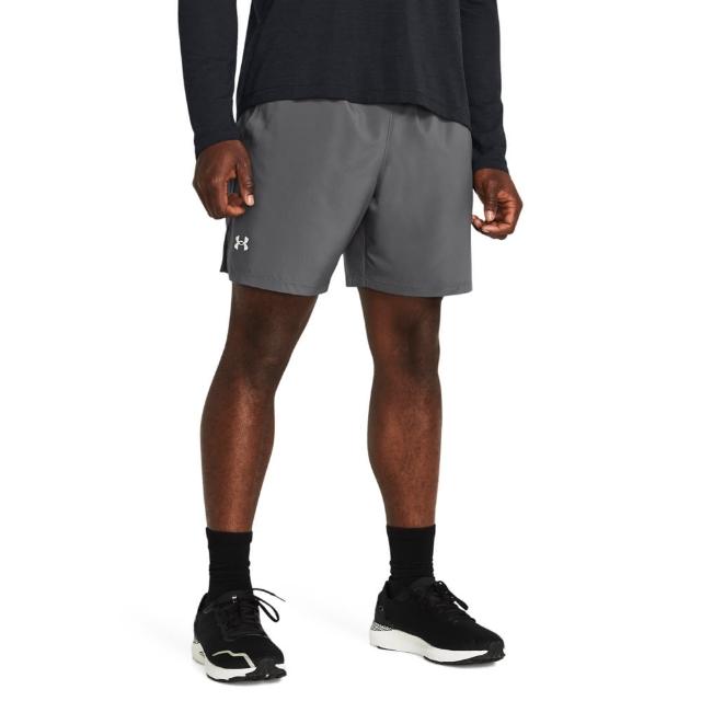 【UNDER ARMOUR】UA 男 LAUNCH 7吋運動短褲_1382620-025(灰色)