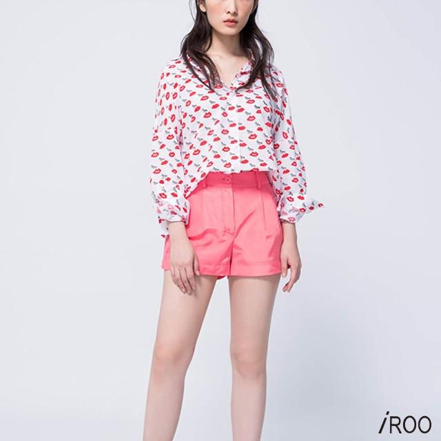 【iROO】壓折俐落女人設計短褲